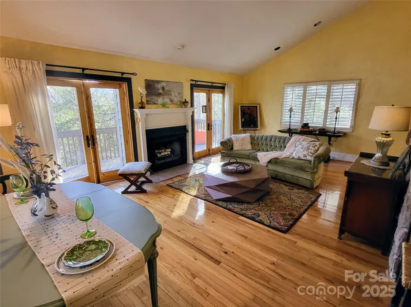 31 Cedarwood Ln, Asheville, NC 28803