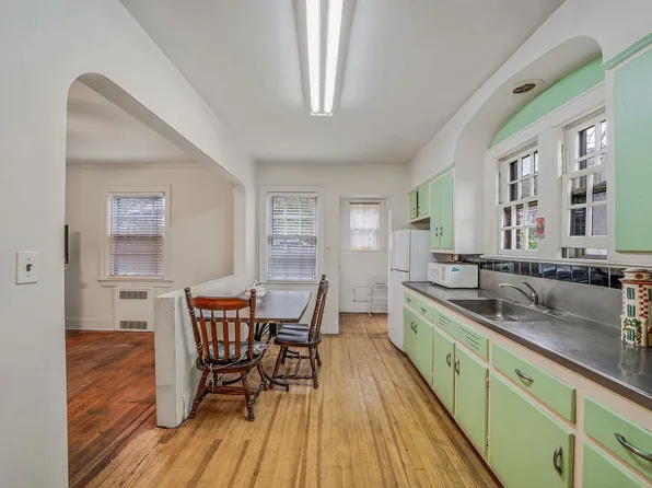 60-14 60th Avenue image 16 of 26