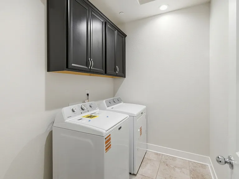 761 Hydrangea Dr — Photo 27