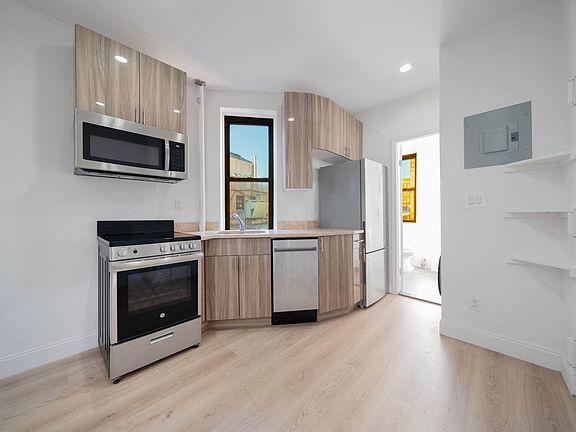 5th image of 340 E 11th St APT 13