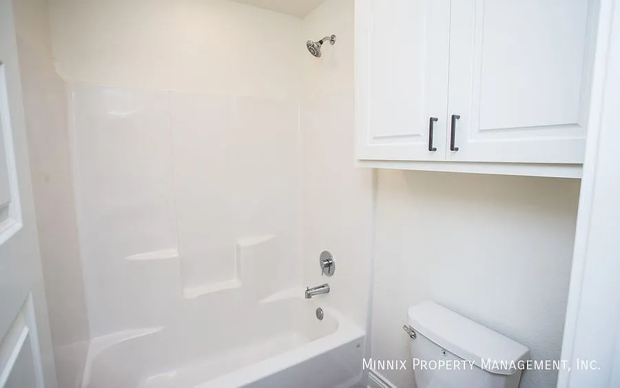 4 bedroom / 2.5 baths | 4707 125th. St. — Photo 3