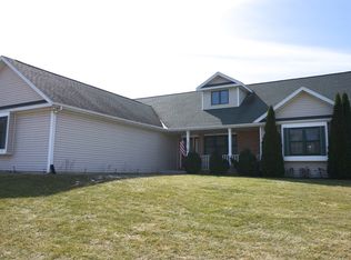 289 Indian Bend Rd, Burlington, WI 53105