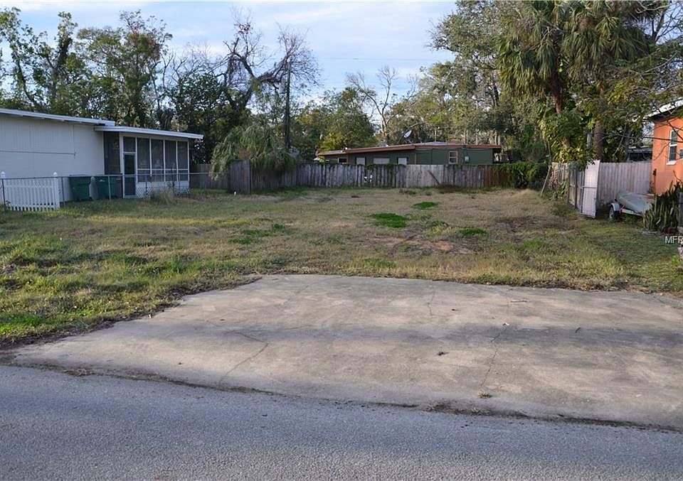 2nd image of 526 Dorothy Ave