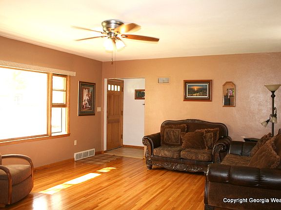 2nd image of 7 Vista Dr
