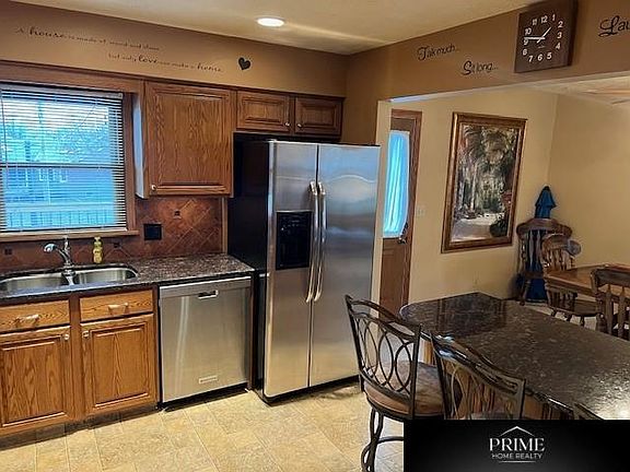 3rd image of 7204 Pine Dr