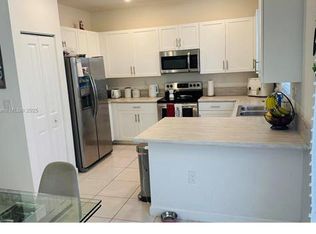 545 NE 206th Ln, Miami, FL 33179