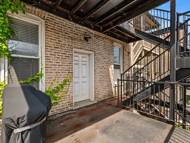 841 N Damen Ave #3R — Photo 14