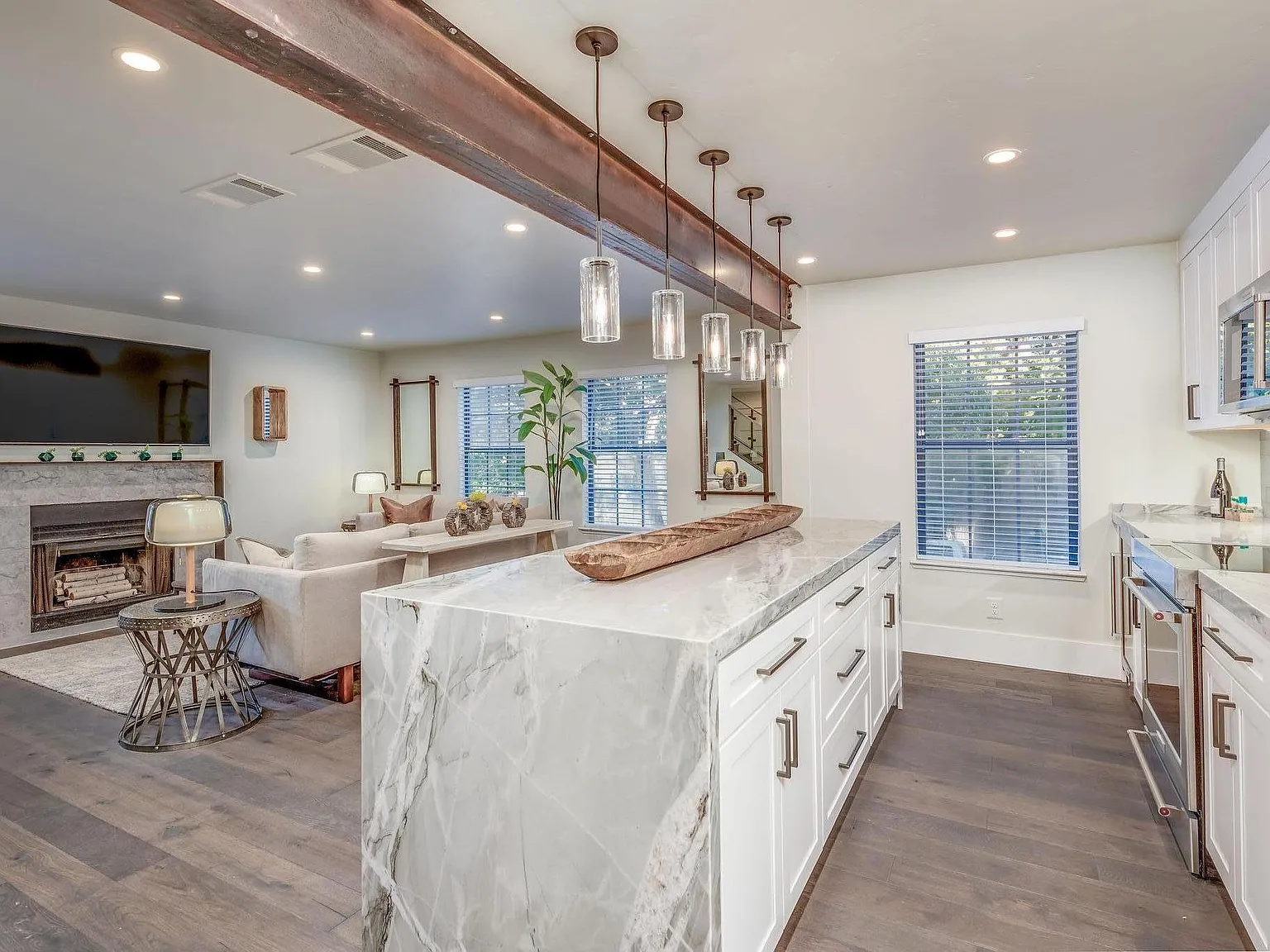 Luxury Spaces — Photo 1