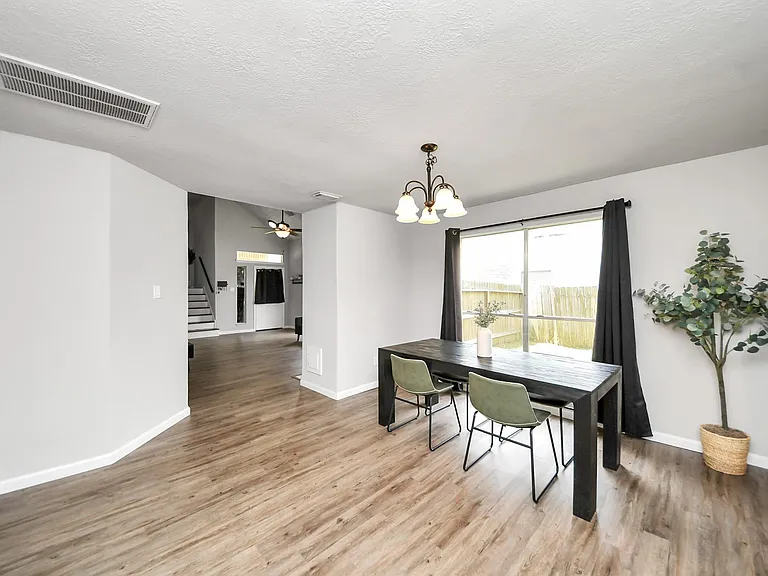 16118 Bunker Ridge Rd — Photo 9