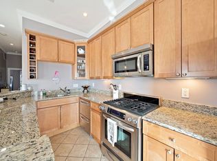 28 Beach St #3, Dorchester, MA 02122