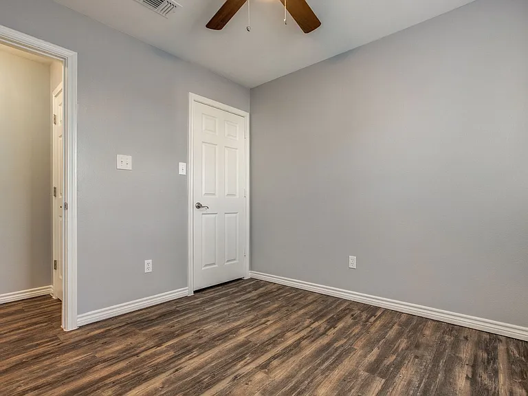 1008 Canal St — Photo 16