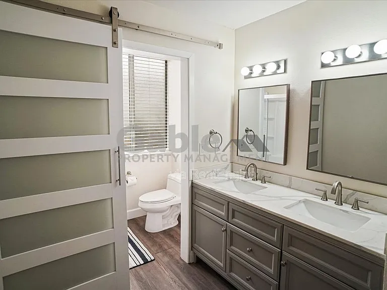 23922 Avenida Entrana — Photo 9