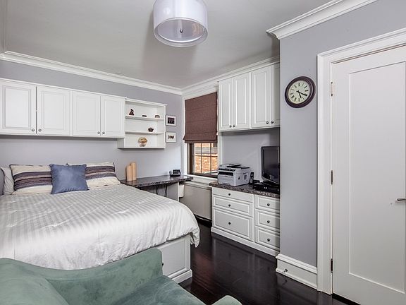 5th image of 219-29 S 18th St #1115