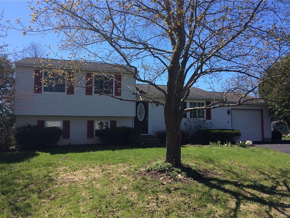 1st image of 8411 Falcon Dr