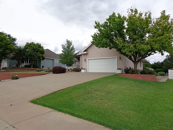 2nd image of 2904 Columbine Dr