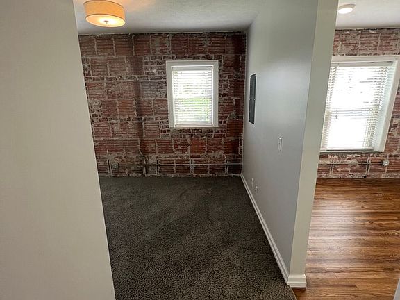 2nd image of 528 S 29th St #1B-1BA-515SQFT