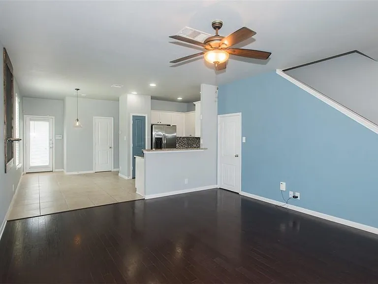 937 Alamo Plaza Dr — Photo 4