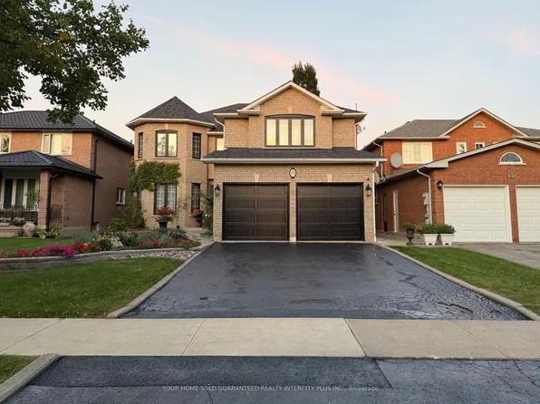 19 Mandolin Ct, Vaughan, ON L4L 8T9