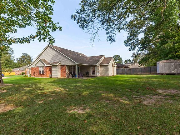 5th image of 334 Timberwood Dr
