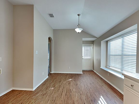 5th image of 3013 Thicket Bend Ct