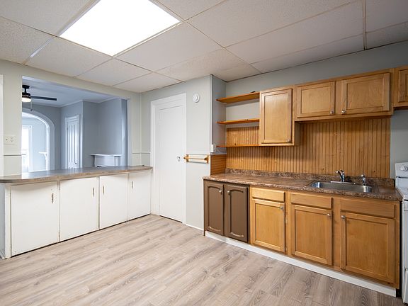 5th image of 500 2nd St APT 2
