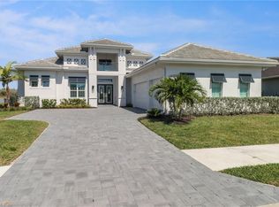 14370 Laguna Springs Ln, Naples, FL 34114