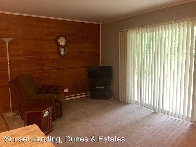 2nd image of 4812 Lake St APT B2