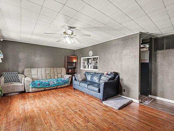 4th image of 404 E State St