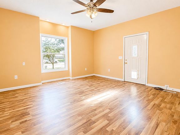 2nd image of 207 W Lake St