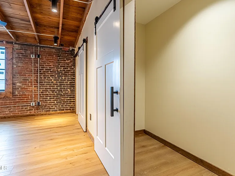 453 E Main St #800 — Photo 6