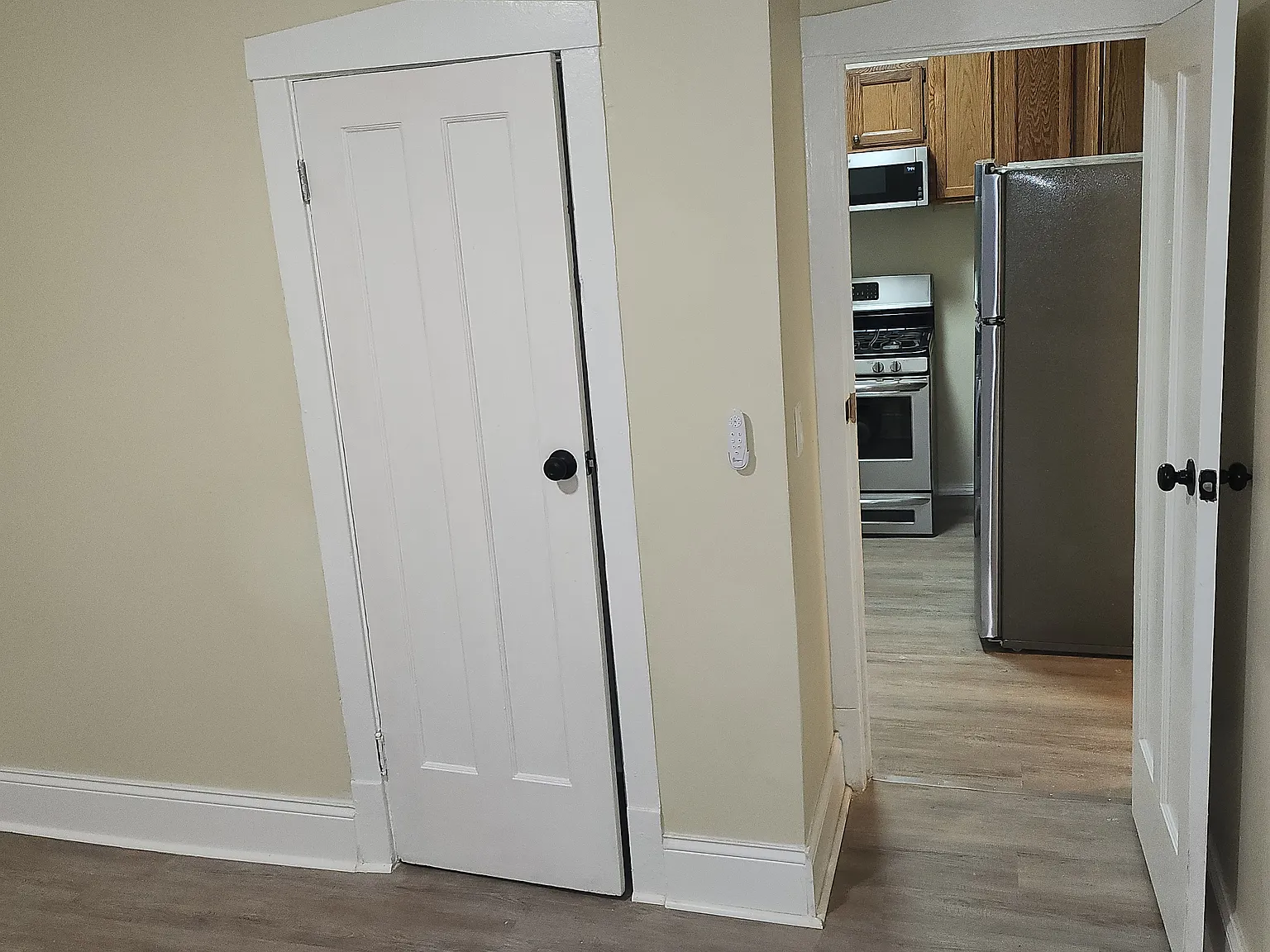 2 bed, 900 sqft, $1,300 — Photo 4