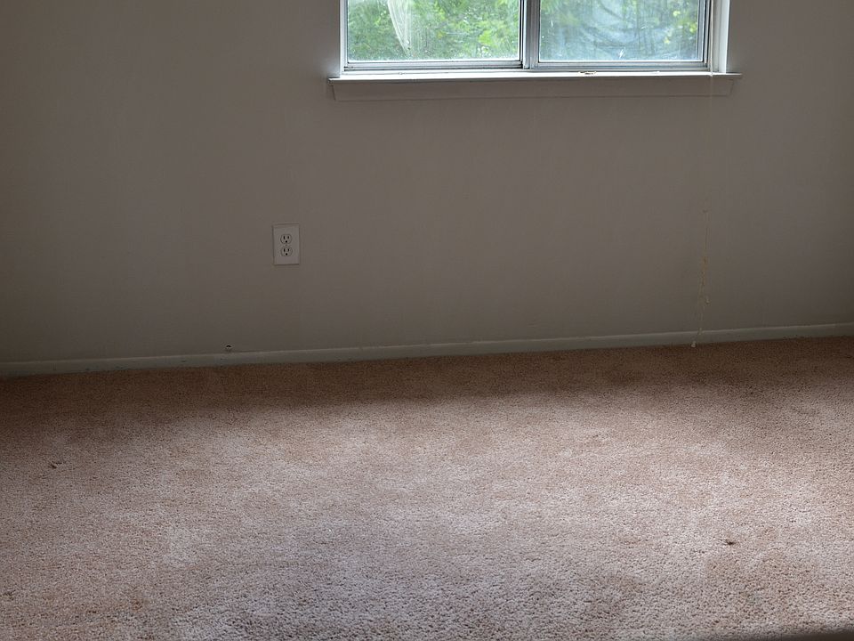 2nd image of 15374 Dupage Blvd