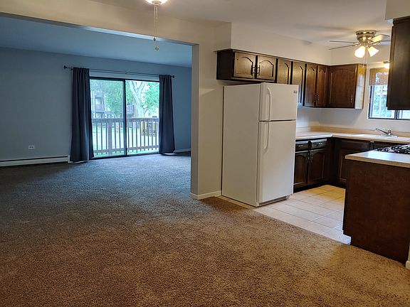 5th image of 1130 Chalet Dr APT 1S