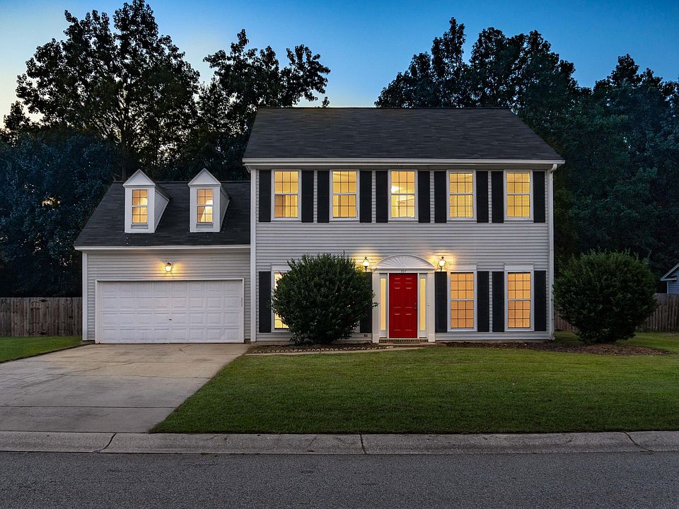 1st image of 207 Saint Awdry St