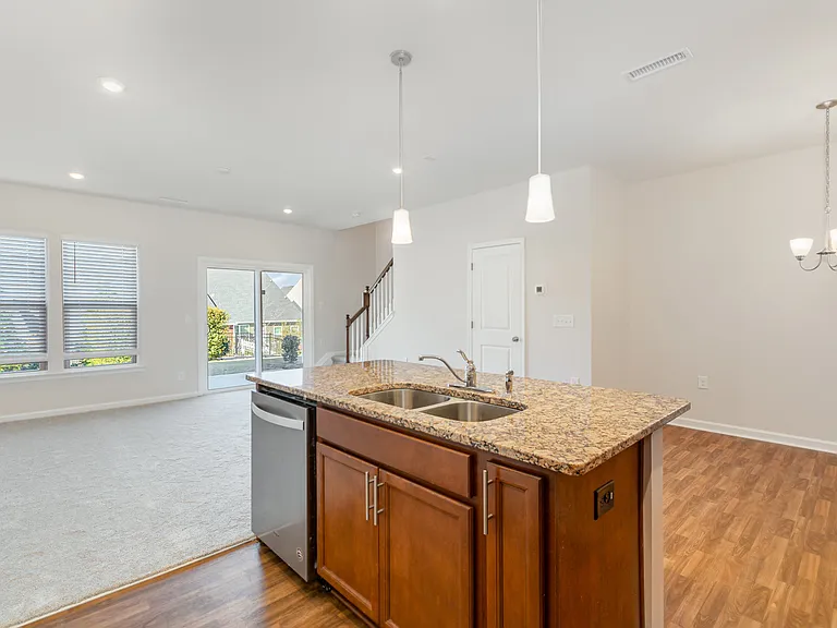 1009 Sycaten St — Photo 9