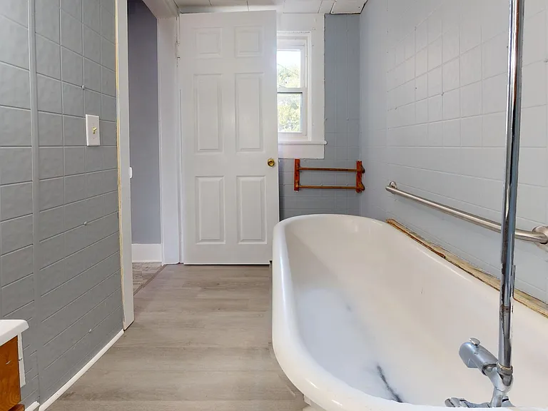 19 W Tucker Ave — Photo 9