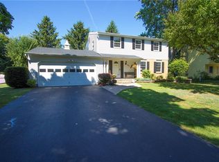 867 Bridle Ln, Webster, NY 14580