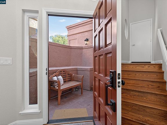 3rd image of 4059 W Lakeshore Dr