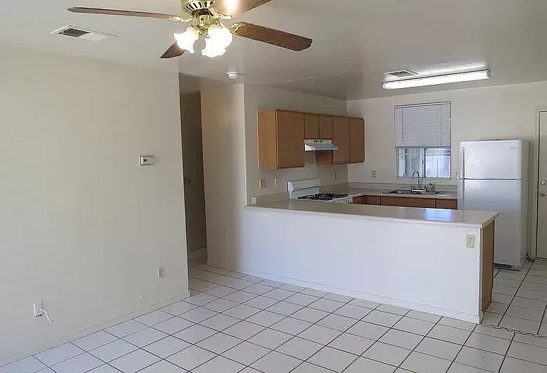 2645 N Dodge Blvd #3 — Photo 2