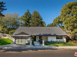 16167 Meadowcrest Rd, Sherman Oaks, CA 91403