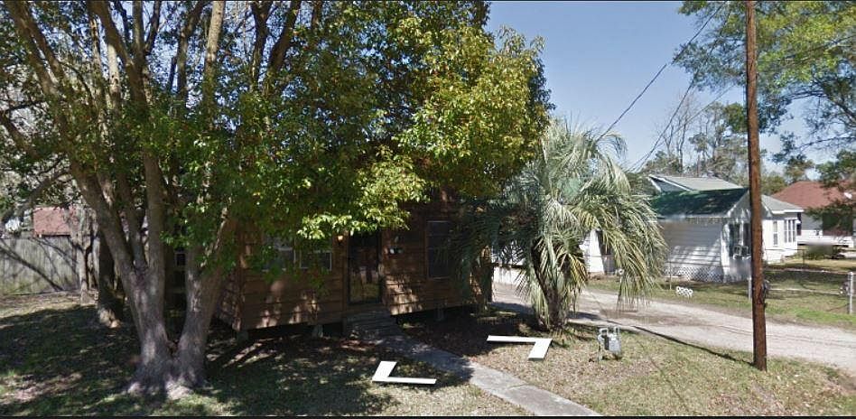 2nd image of 2120 Crockett St