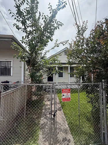 2916 1st St Photo 1