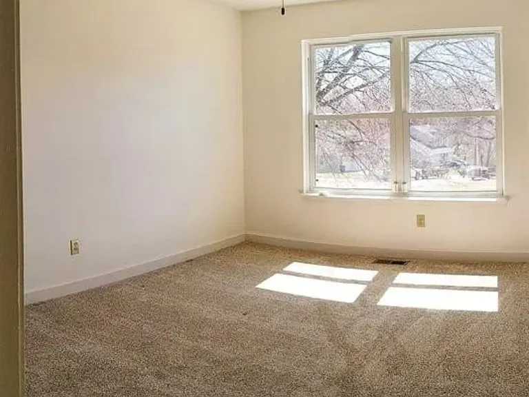 219 Jayhawk Ct — Photo 12