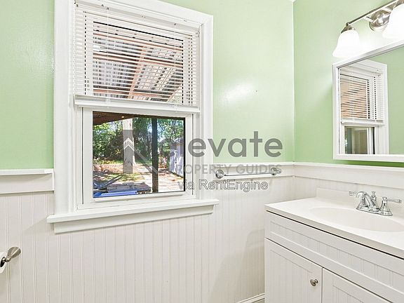5th image of 401 Huger Dr