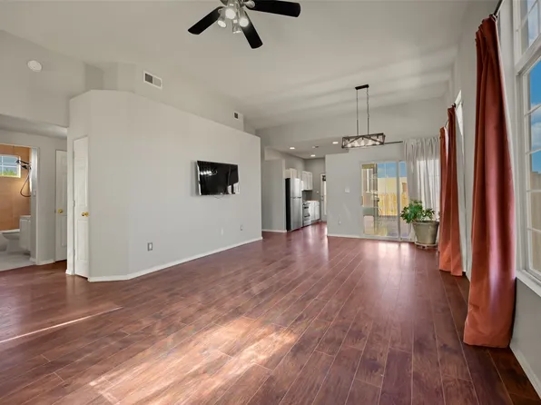 4129 New Moon Cir, Santa Fe, NM 87507