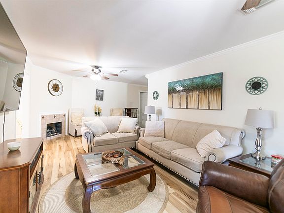 3rd image of 2901 Creole Dr