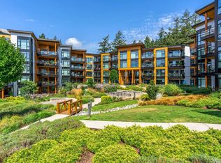 14855 Thrift Ave #216, White Rock, BC V4B 2J6
