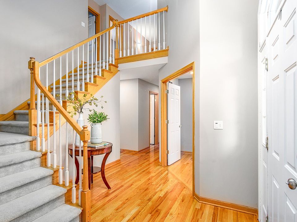 2nd image of 50565 Lakeside Dr