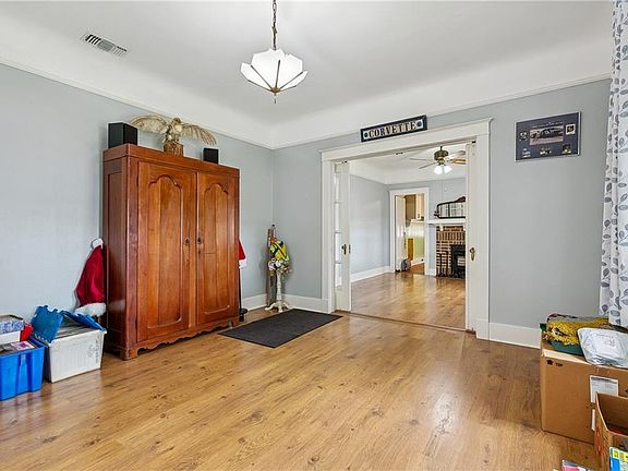 5th image of 1005 Madison St