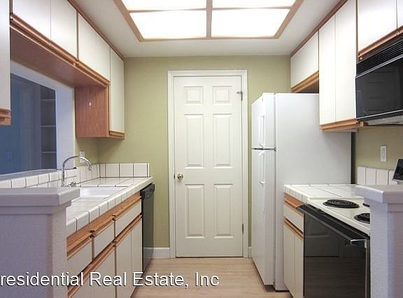 2nd image of 5862 Bridgeport Lake Way